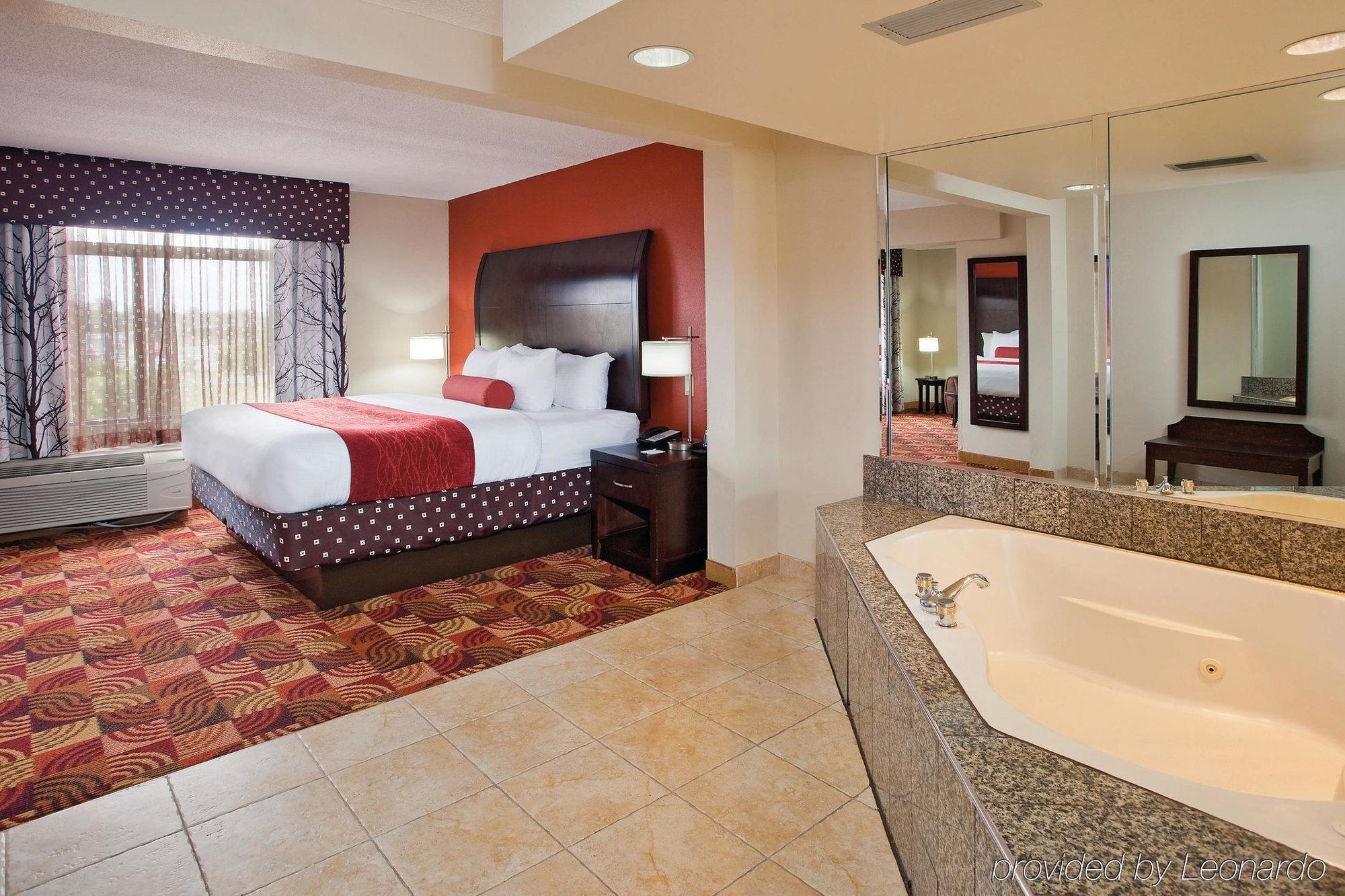 Red Roof Inn Clarksville Bagian luar foto